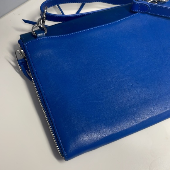 OLIVIA HARRIS.  Woman’s. Leather purse. All leather. Blue color  Great condition - Picture 6 of 11
